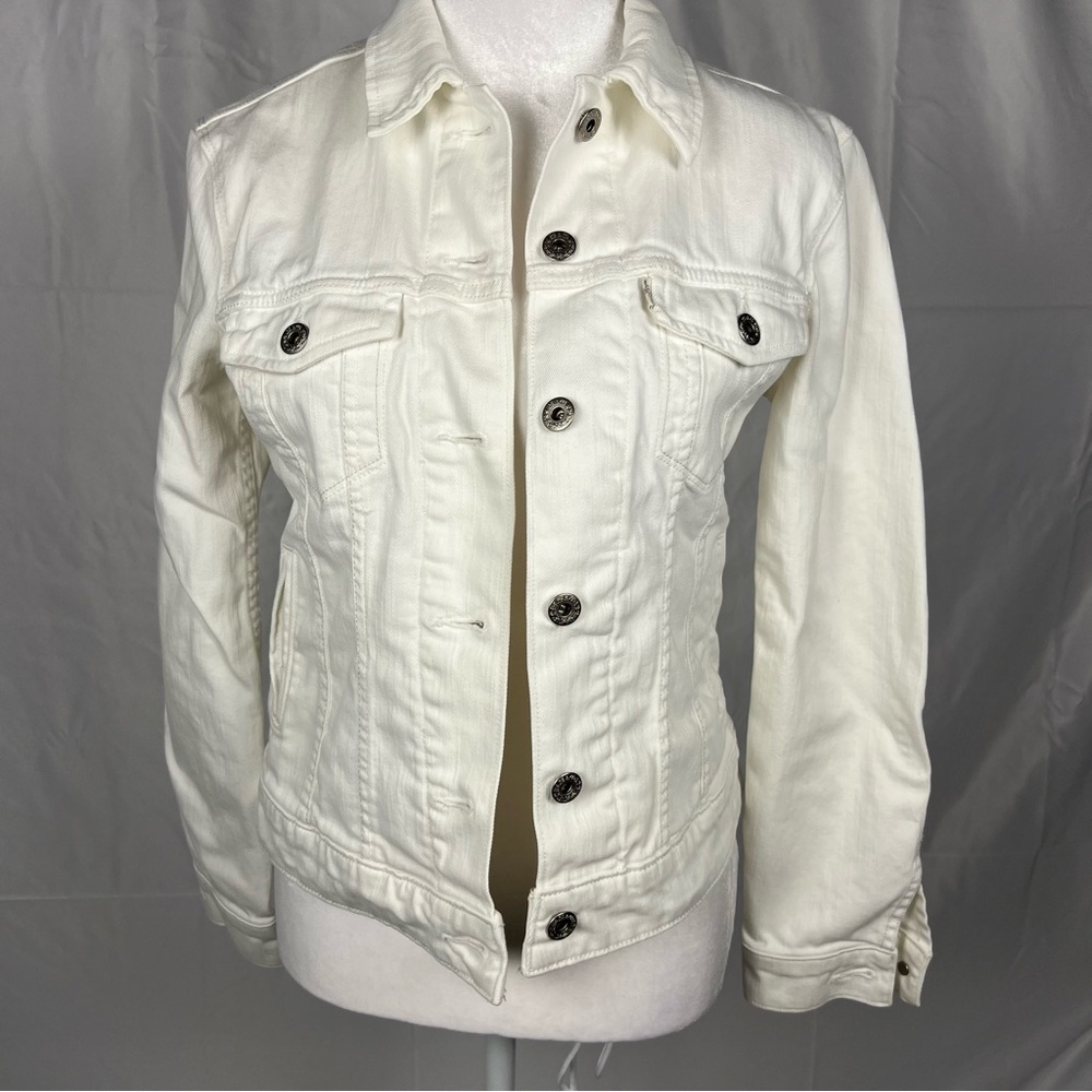 Levi’s San Francisco fitted white denim jacket.